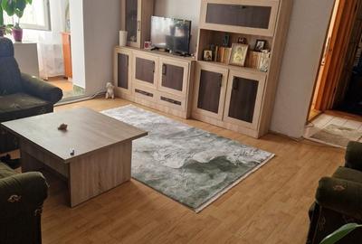 Apartament cu 3 camere semidecomandat în Central - 3