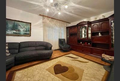 Apartament et.1 3 camere decomandat si 3 balcoane pe Timisorii - 2