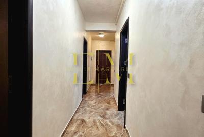 Apartament cu 3 camere decomandat în Tractorul - 9