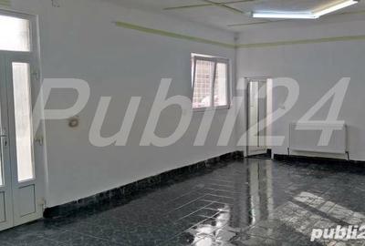 Spațiu comercial, de 50 mp, în Central - 8