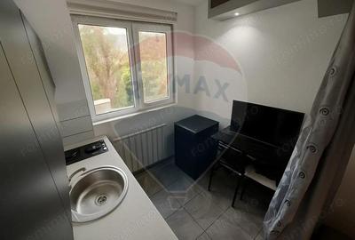 Garsoniera 15 mp utili + boxa 15 mp mobilat bloc cu lift Titan - 5