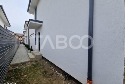 Casă cu 4 camere decomandat cu Canalizare în Șelimbăr