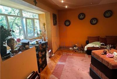 CIRCUMVALATIUNII - ETAJ 1 - BLOC IZOLAT - 4 camere - 2 bai - debara - decomandat - 2