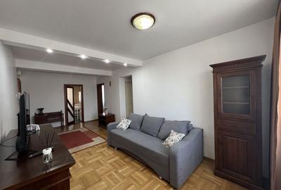 Apartament cu 3 camere în Central - 1