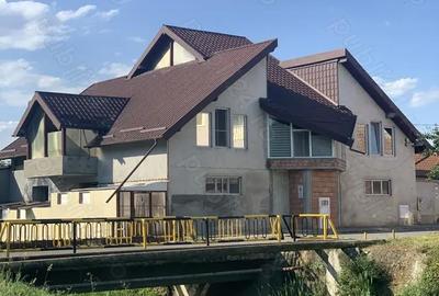 Apartament cu 4 camere în Central - 2