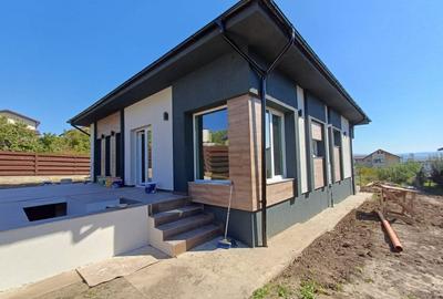 Casa de vanzare in MIROSLAVA , 4 camere