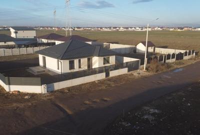 Casă cu 3 camere în Berceni