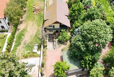 Casă cu 8 camere cu Teren 3077 Mp în Snagov