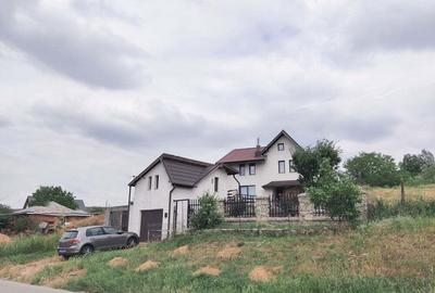 Casă cu 4 camere cu Teren 500 Mp în Bogonos - 5