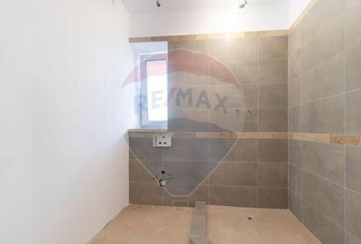 Apartament cu 3 camere de vanzare in zona Damaroaia - Pet... - 5