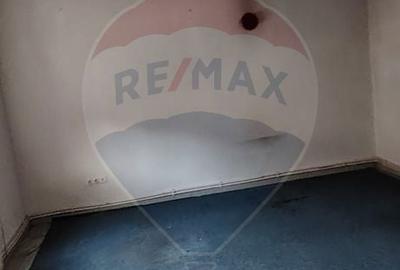 Spațiu comercial, de 2,021 mp, în Central - 7