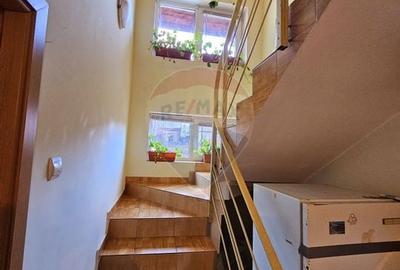 Casă cu 13 camere cu Teren 600 Mp în Voineasa - 43