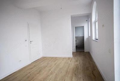 Casă cu 5 camere cu Teren 765 Mp în Păulești - 11