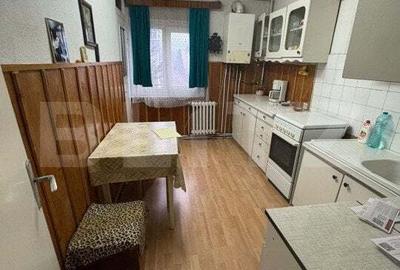 Apartament cu 3 camere în Central - 1
