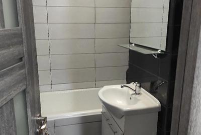 Garsonieră decomandată, mobilată în Titan