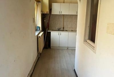Apartament la curte pt muncitori - 2