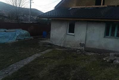 Casă cu Teren 300 Mp în Central - 3