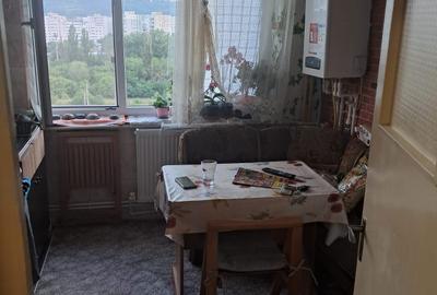 Apartament cu 3 camere decomandat în Gară - 2