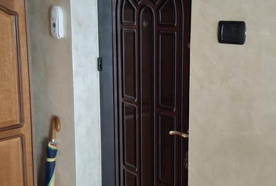 Apartament 3 camere etajul  9/10 total mobilat si utilat, cu CT. - 1