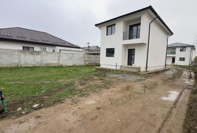 Casă individuală cu 3 camere cu Canalizare în Glina - 2