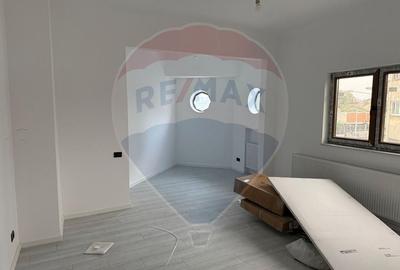 VANZARE Apartament cu 3 camere in zona Dacia - 1