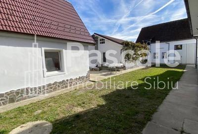Casă cu 4 camere în Cristian