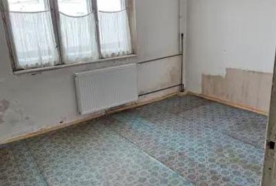 Apartament cu 2 camere semidecomandat în 9 Mai - 1