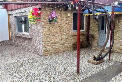 Casă cu 4 camere cu Canalizare în Central