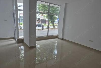 Spațiu comercial, de 60 mp, în Micro IV - 3