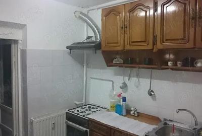 Apartament 3 camere decomandat centrala proprie Zona Lipovei - 3