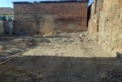 Casă cu Teren 612 Mp în Central