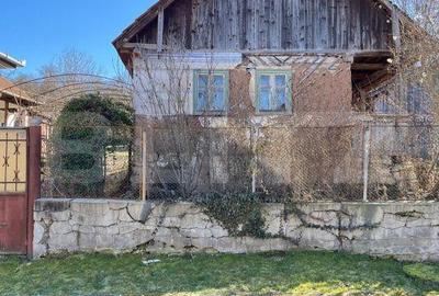 Casă cu 4 camere în Bica - 10