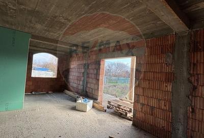 Casă individuală cu 6 camere cu Teren 316 Mp în Central - 9