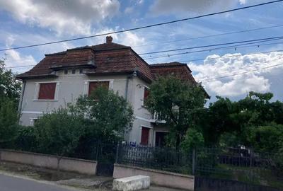 Casă cu 6 camere cu Teren 1000 Mp în Central - 4