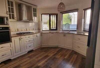 Casă cu 5 camere cu Teren 377 Mp în Central - 5