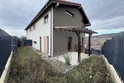 De vanzare duplex 2 unitati locative in Iris zona Auchan dispus pe 3 nivele - 1