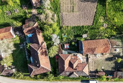 Casă cu 4 camere în Burjuc - 1