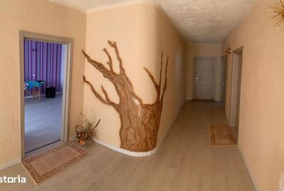 Casă cu 4 camere în Central