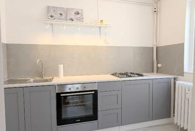 Apartament cu 3 camere decomandat în Tineretului