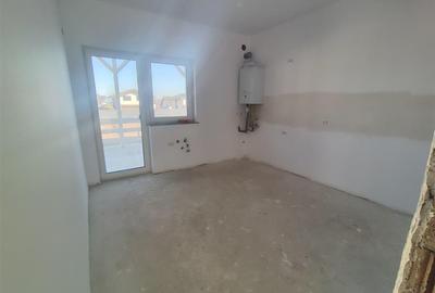 Duplex cu 4 camere cu Canalizare în Ipotești - 4