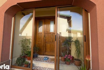 Casă cu 7 camere cu Teren 1388 Mp în Bradu - 8