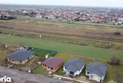 Casă cu 4 camere cu Teren 485 Mp în Vetiș - 12