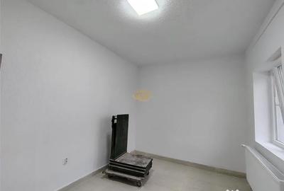 Spațiu comercial, de 201 mp, în Central - 9