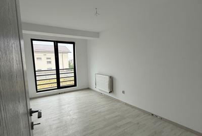 Triplex bine compartimentat, 5 camere si loc de parcare - 27