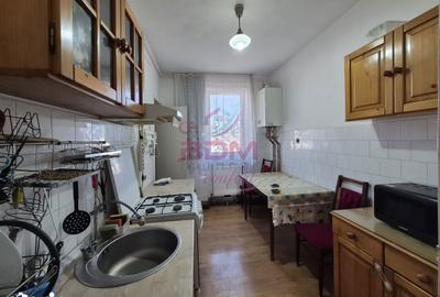 Apartament cu 4 camere decomandat în Central - 2