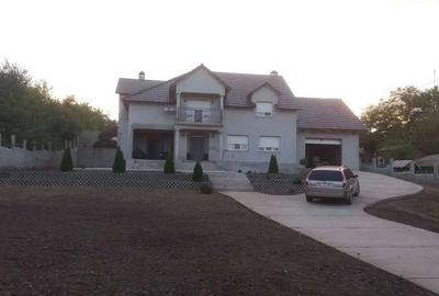 Casă cu 5 camere în Grivița - 2