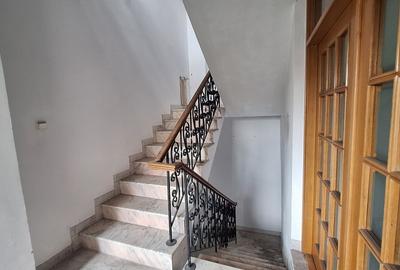 Casă individuală cu 5 camere în Grozăvești