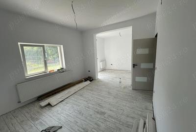 Casă cu 6 camere în Dobrotu - 5