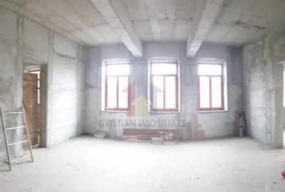 Casă cu 10 camere cu Teren 466 Mp în Central - 8