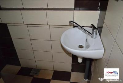 Spațiu comercial, de 190 mp, în Central - 4
